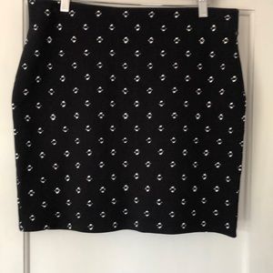 LOFT, pencil skirt, size Large Petite, black with white design. Preowned
